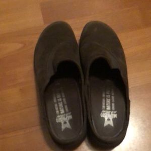 Mephisto suede brown mules